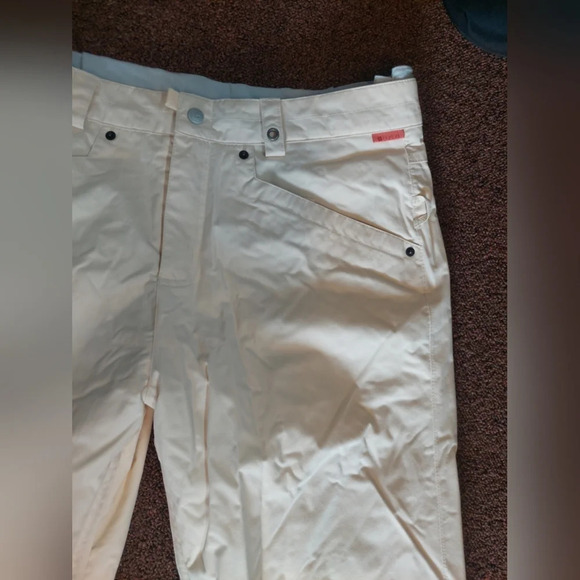 Burton Nwot Women’s Snowpant Ski Outdoors sports Beige Pink Embroidery L - Picture 6 of 11